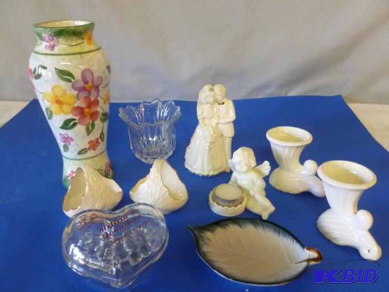 lot 96 image: Lot of nice decorative items that includes a ...