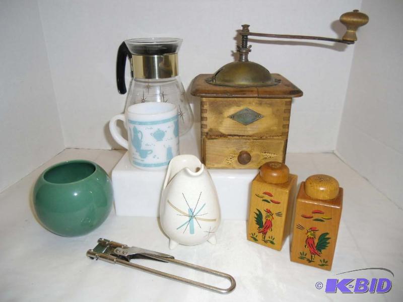 lot 18 image: Old Kitchen  Leinbrock Coffee Bean Grinder  Atomic Star Coffee Pot  Rooster S & P  Haeger Vase 