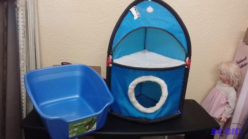 Cat Supplies, NEW LARGE Litter box and cat be...