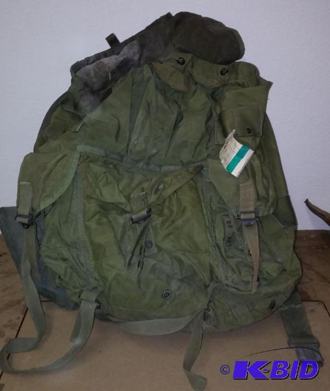 US ARMY LARGE RUCKSACK WITH FRAME AND ETOOL H...
