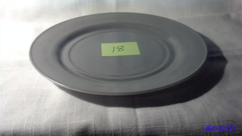 OVIDE, 9&quot DINNER PLATE, GRAY IN COLOR...