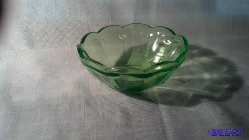 FEDERAL GLASS, BOWL 4 12 IN, GREEN...