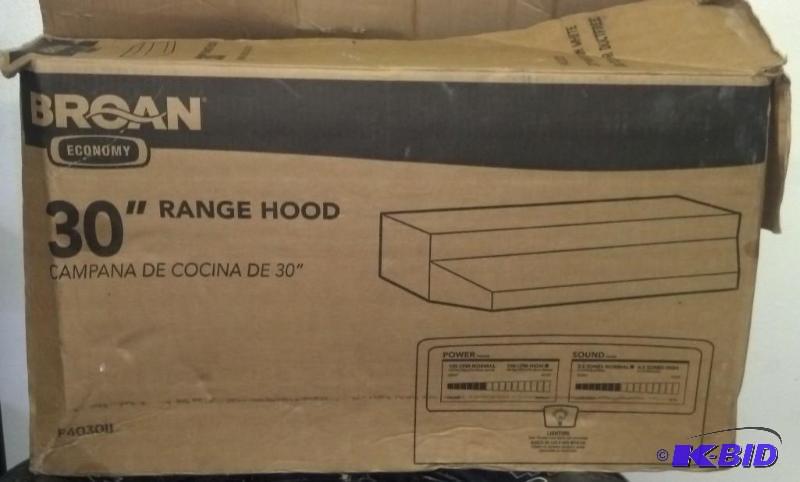 30&quot Range Hood. White. Used but in worki...