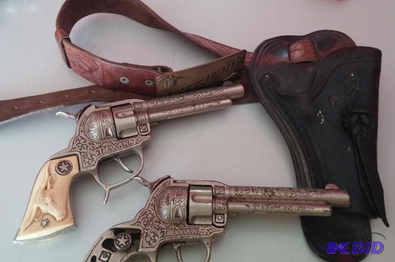 Pair of 1940 Hurley &quotTexan&quot Cast Ir...