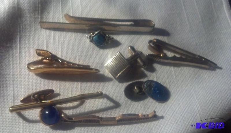 Large Lot of Vintage Tie Clasps...