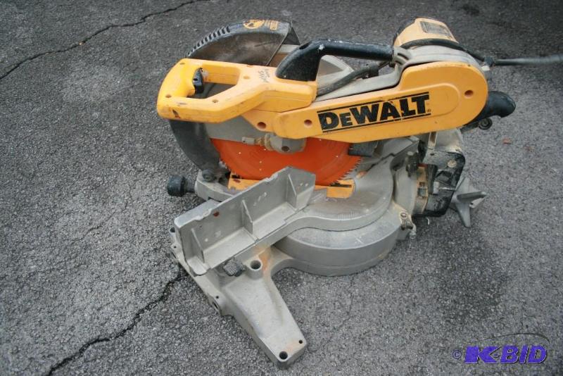 lot 20 image: Dewalt Miter Saw