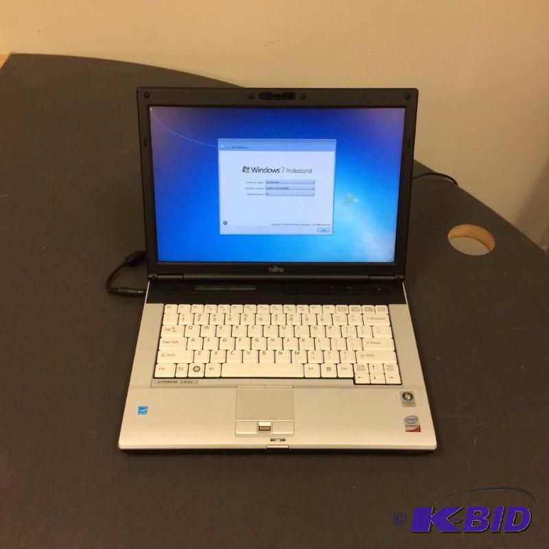 lot 1 image: Fujitsu Lifebook S7220 Personal Laptop Operat...