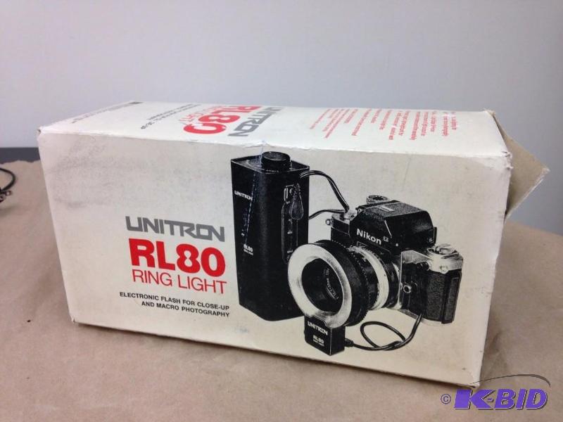 lot 18 image: Unitron RL-80 Electronic Flash Ring Light RL...