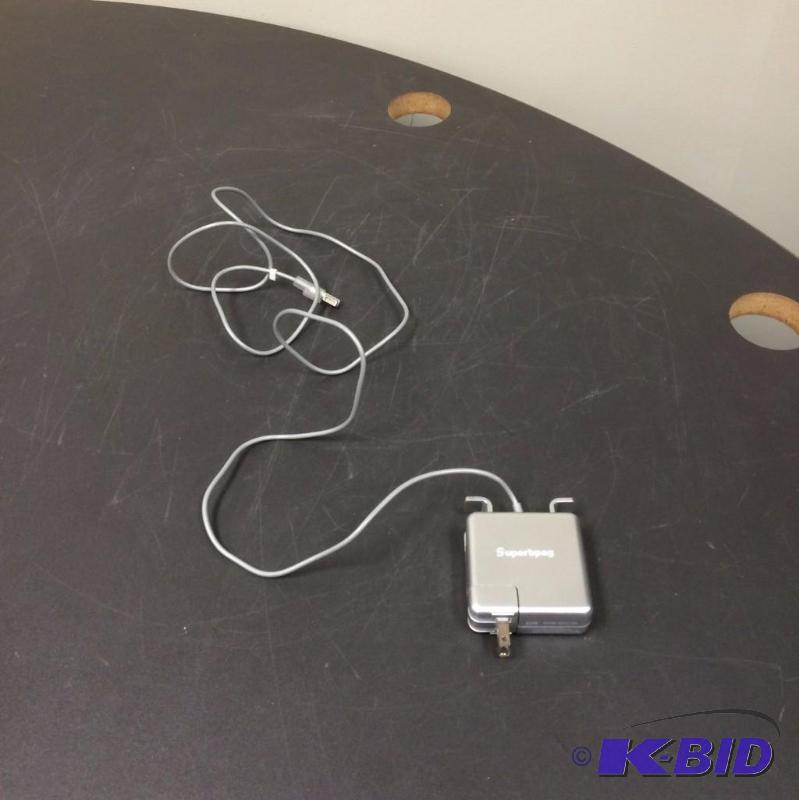 lot 7 image: Non-OEM 60W MagSafe MacBook Power Adapter Mo...