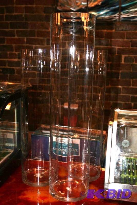 lot 15 image: 2 Glass Hurricanes
