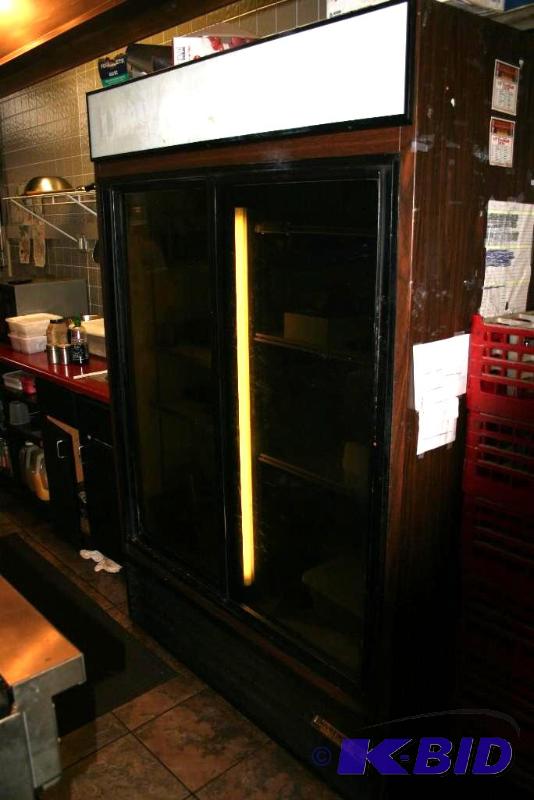 lot 16 image: Cooler