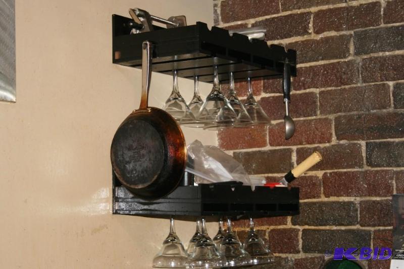 lot 19 image: Glass Rack