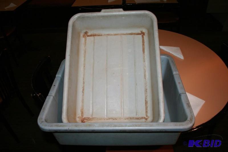 lot 25 image: Bus Pans