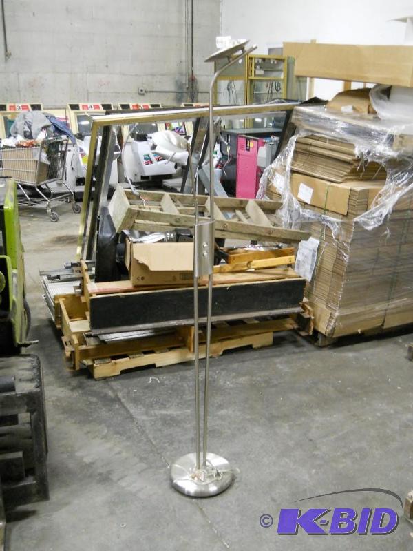 lot 17 image: Office Corner Light