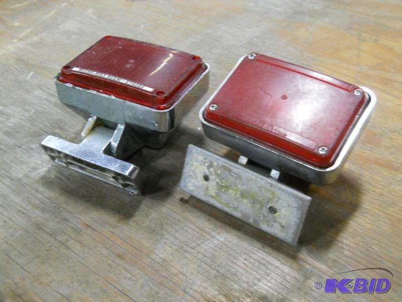 lot 30 image: 3 Whelen Micro Grille Master Police Car Lights