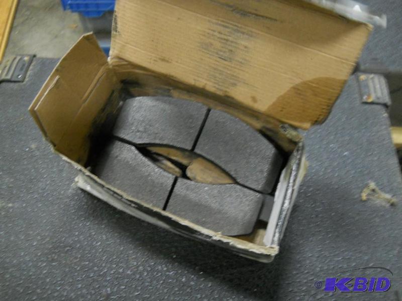 lot 32 image: Brake Best MKD824 Brake Pads