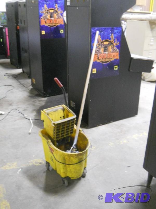 lot 45 image: Rubbermaid Bucket, Ringer and Mop.