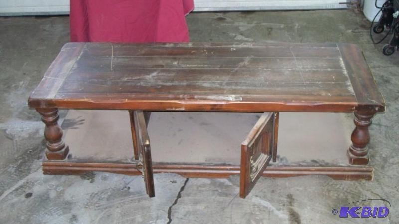 lot 12 image: coffee table...