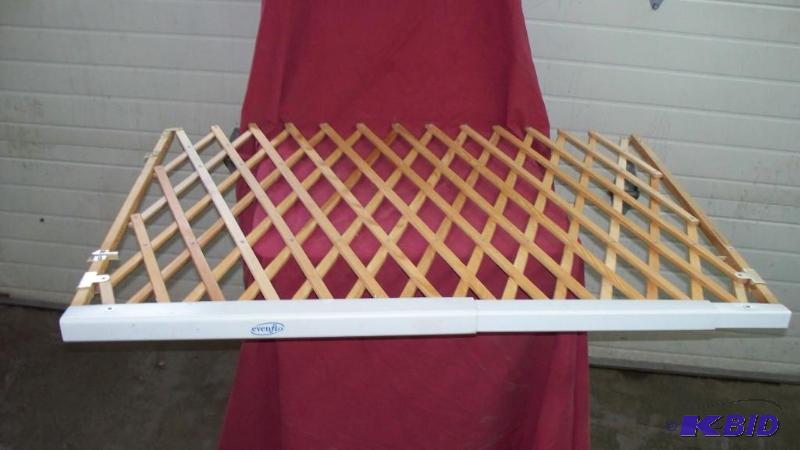 lot 23 image: Even Flo child gate like new...