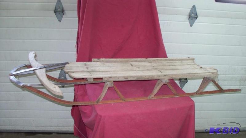 lot 30 image: Vintage Bob Sled...