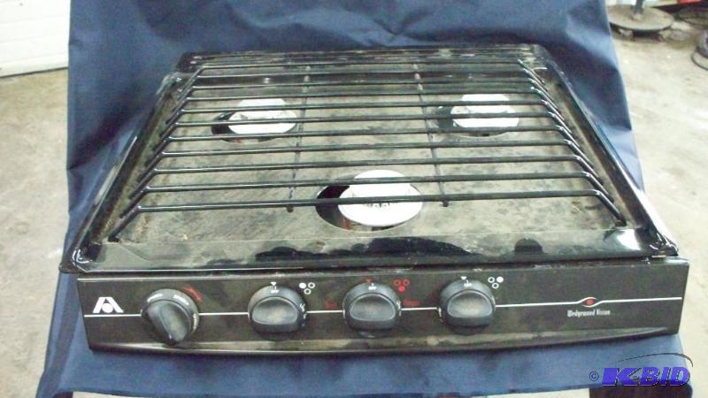 lot 36 image: &nbspWedgewood Vision Table top 3 burner ran...