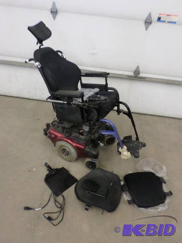 Freestyle Powered Wheelchair, Built-In Batter...