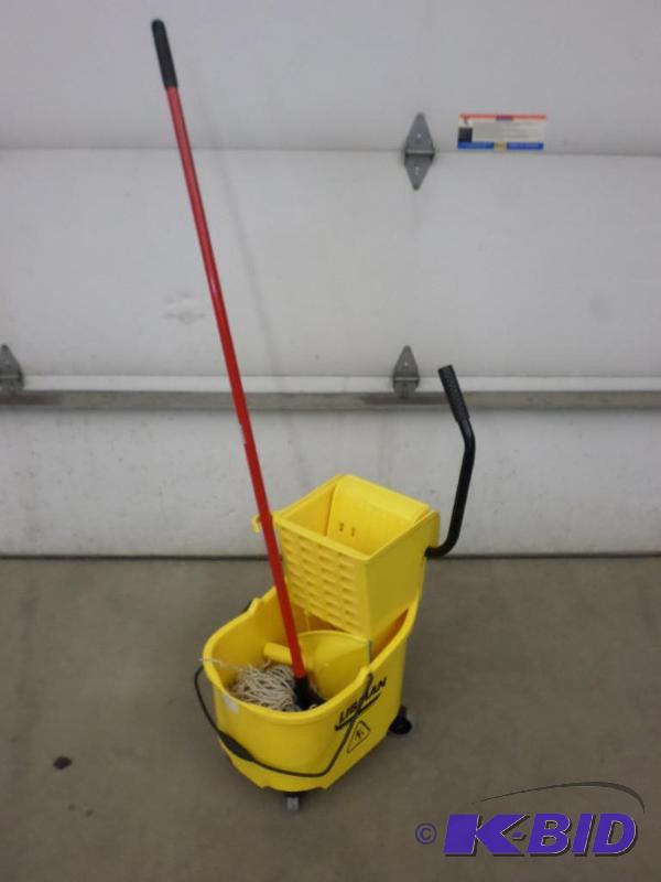 Libman Mop Bucket With Mop...