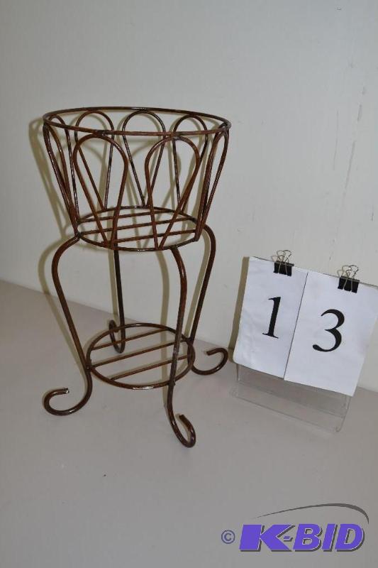 lot 13 image: Plant Stand