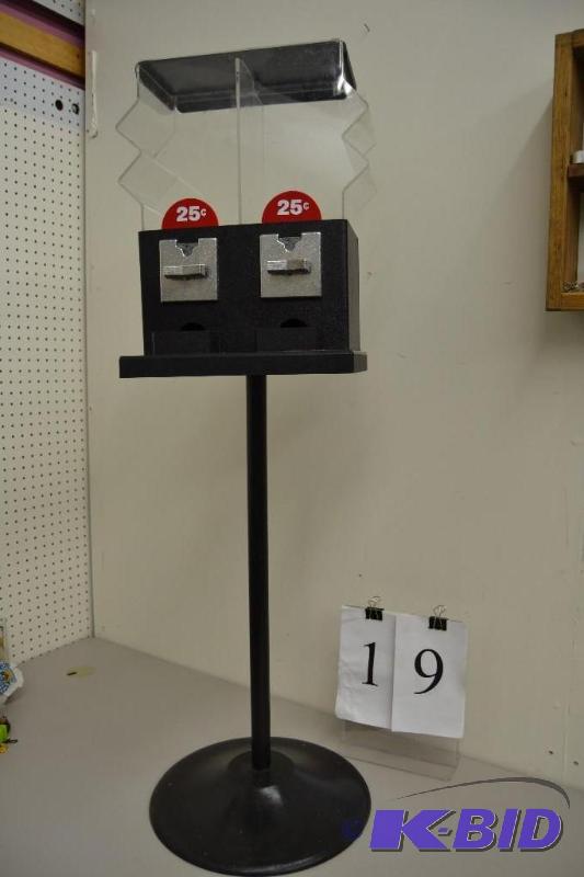lot 19 image: coin operated candy machine