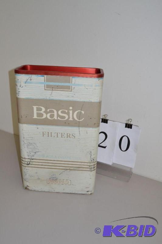 lot 20 image: Basic Filter cigarette ashtray