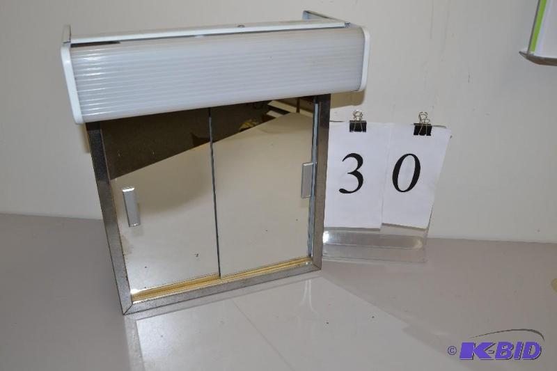lot 30 image: RVcamper medicine chest