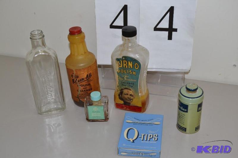 lot 44 image: vintage household items