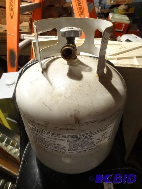 lot 118 image: New Style 20 lb Propane Tank...