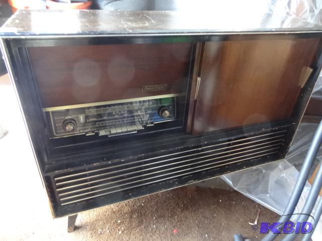 lot 183 image: Tele Funken Radiogram OPUS Royal Made in West...