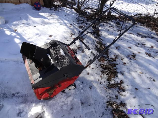 lot 191 image: MTD 4.5 HP 21" Snow Blower 4 Cycle Needs...