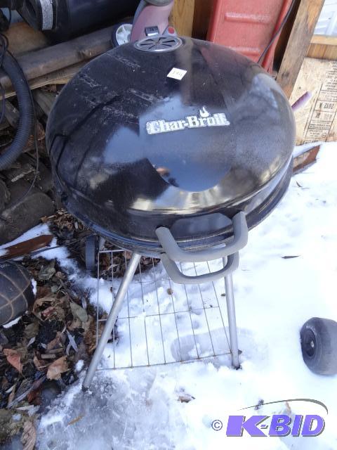 lot 194 image: CharBroil Charcoal Grill...
