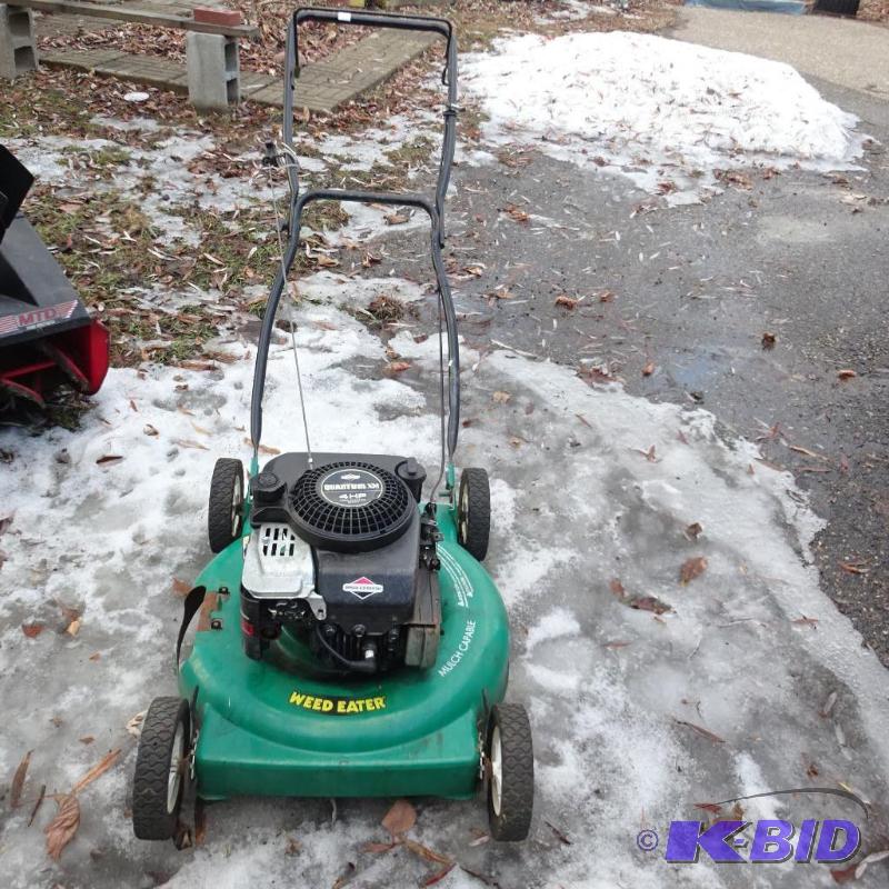 lot 196 image: Weed Eater 21" Push Mower, Needs Work...
