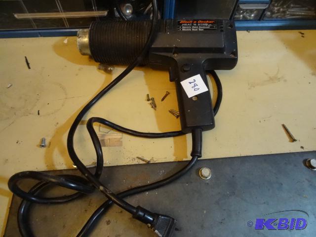 lot 280 image: Black and Decker Heat Gun...