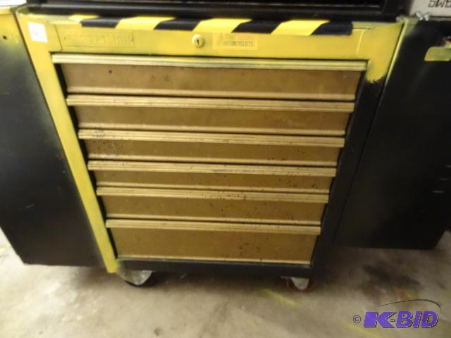 lot 4 image: Craftsman 6 Drawer Rolling Tool Chest with 2 ...