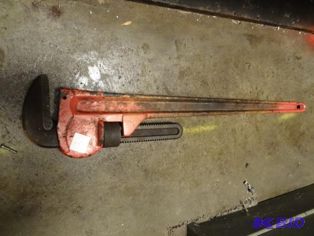 lot 60 image: 36" Heavy Duty Pipe Wrench...