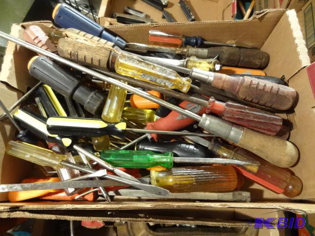 lot 70 image: Box of Misc Screw Drivers...