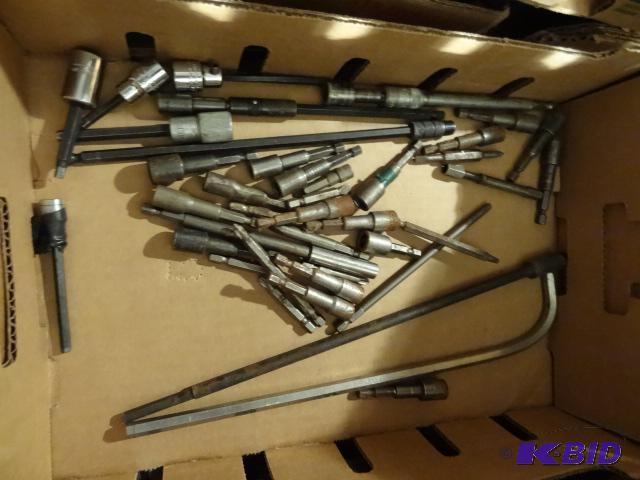 lot 82 image: Misc Screw Gun Bits and Extensions...