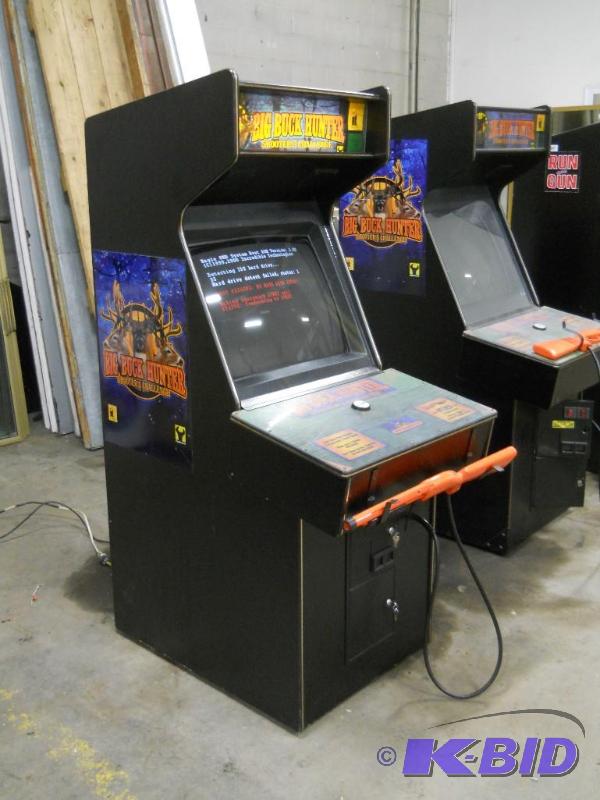 lot 7 image: Big Buck Hunter Shooters Challenge Arcade Game