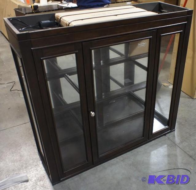 New Ashley China-Hutch with three-way light-s...