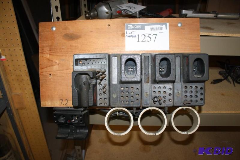 lot 1257 image: Skil Battery Chargers, Chargers only No Tools included