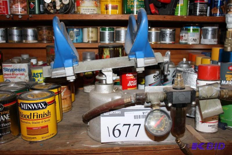 lot 1677 image: Pneumatic Paint Can Shaker, Stock Number  422