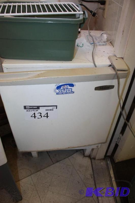 lot 434 image: Haler Mini-Fridge wDivided Drawers & Beverage Section White 20 x 19 x 20.