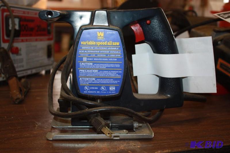 lot 440 image: Wen Power Tools Variable Speed All Saw 120VAC 4.0A 5060HZ 0-3000SPM Double Insulated.