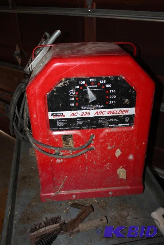 lot 468 image: Lincoln Electric Arc Welder Model AC-225