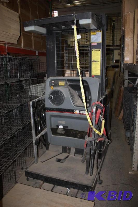 lot 11 image: Caterpillar NOR30P Forklift 24V 4945 LB KG 920 LB KG Min 900Amp-Hours Forklift Battery Is Dead.